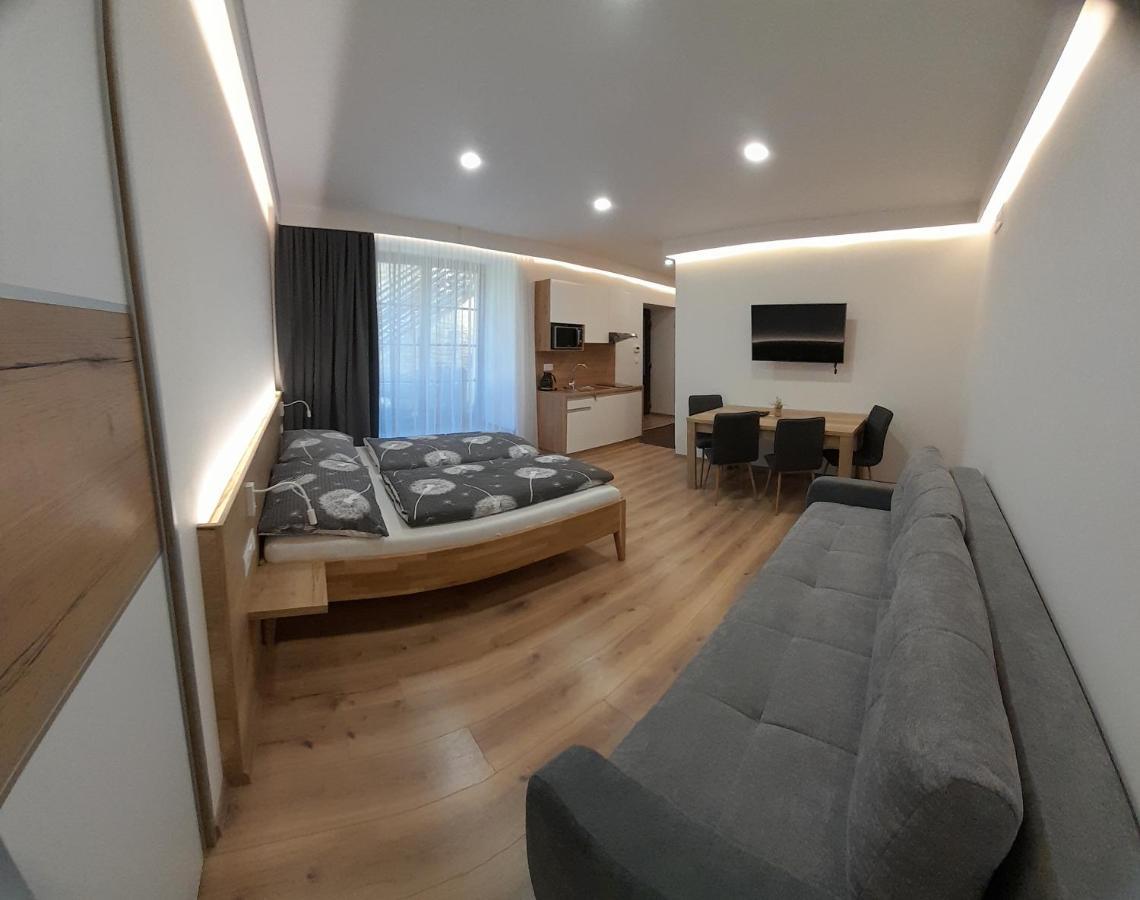 Apartmany Lumi Veľký Slavkov Esterno foto