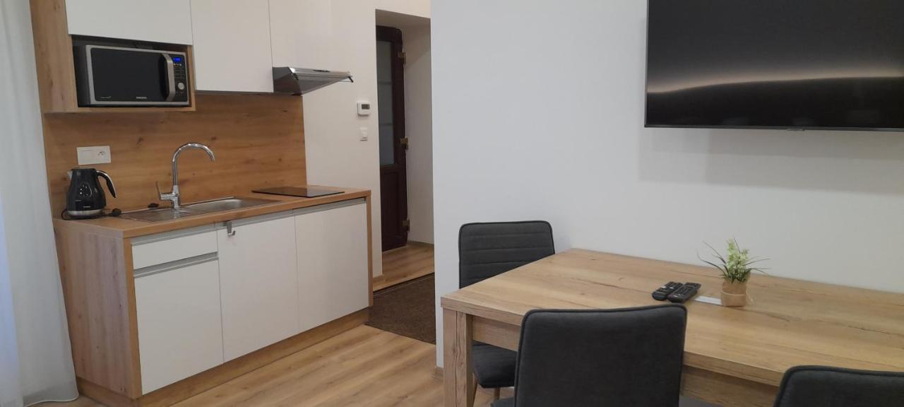 Apartmany Lumi Veľký Slavkov Esterno foto