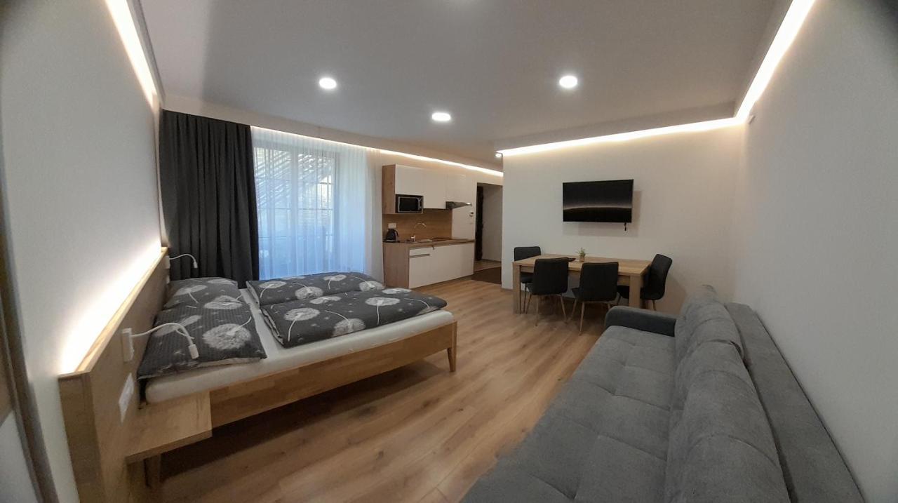 Apartmany Lumi Veľký Slavkov Esterno foto
