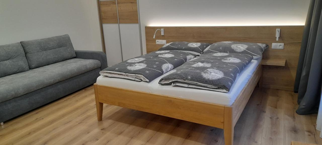 Apartmany Lumi Veľký Slavkov Esterno foto